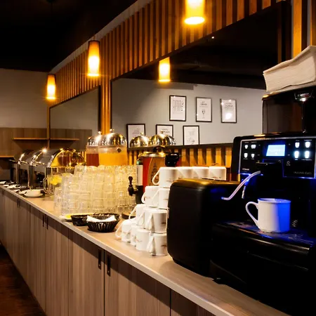 Hit & Apartahotel Varsovia