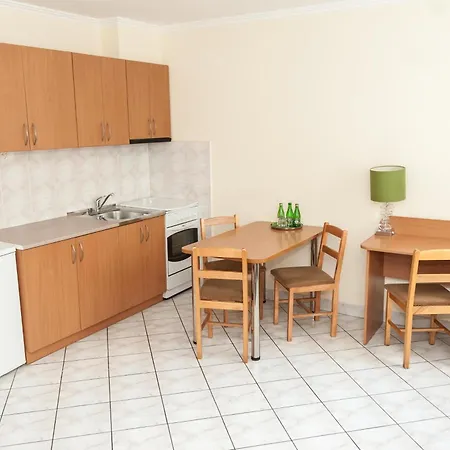 Hit & 4* ワルシャワ