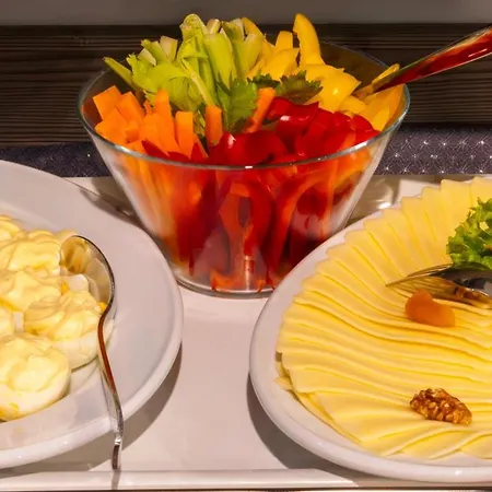 Hit & Апарт-отель Варшава