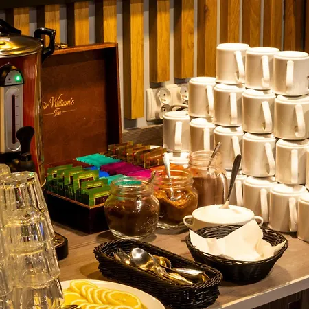 Hit & 4* Варшава