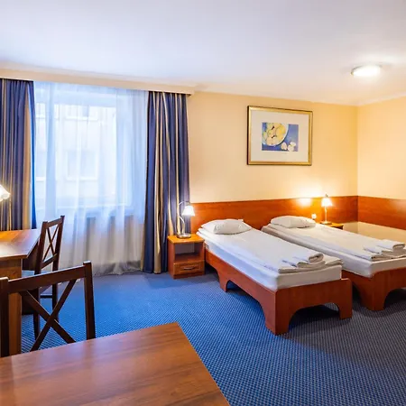 Hit 2* Warszawa