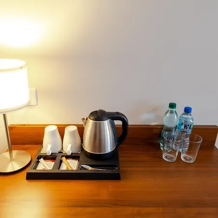 Hit & Апарт-отель Варшава