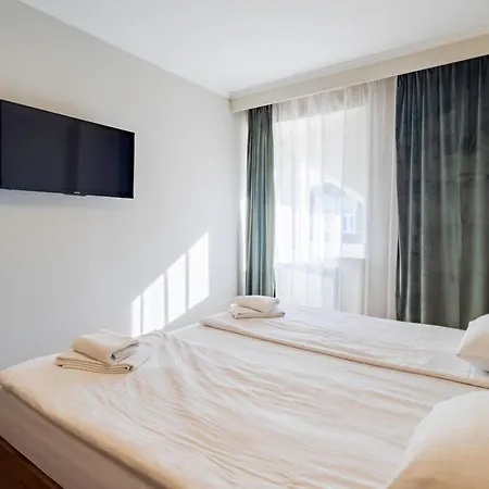 Hit & 4* Варшава