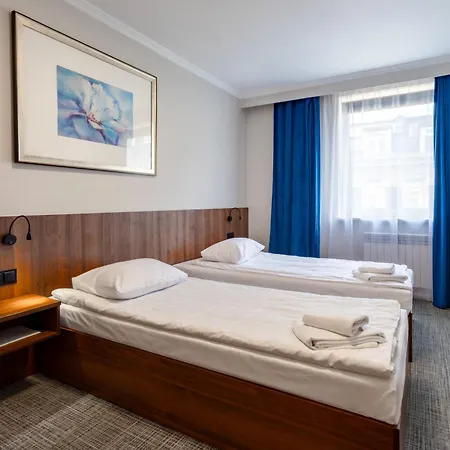 Hit & Варшава